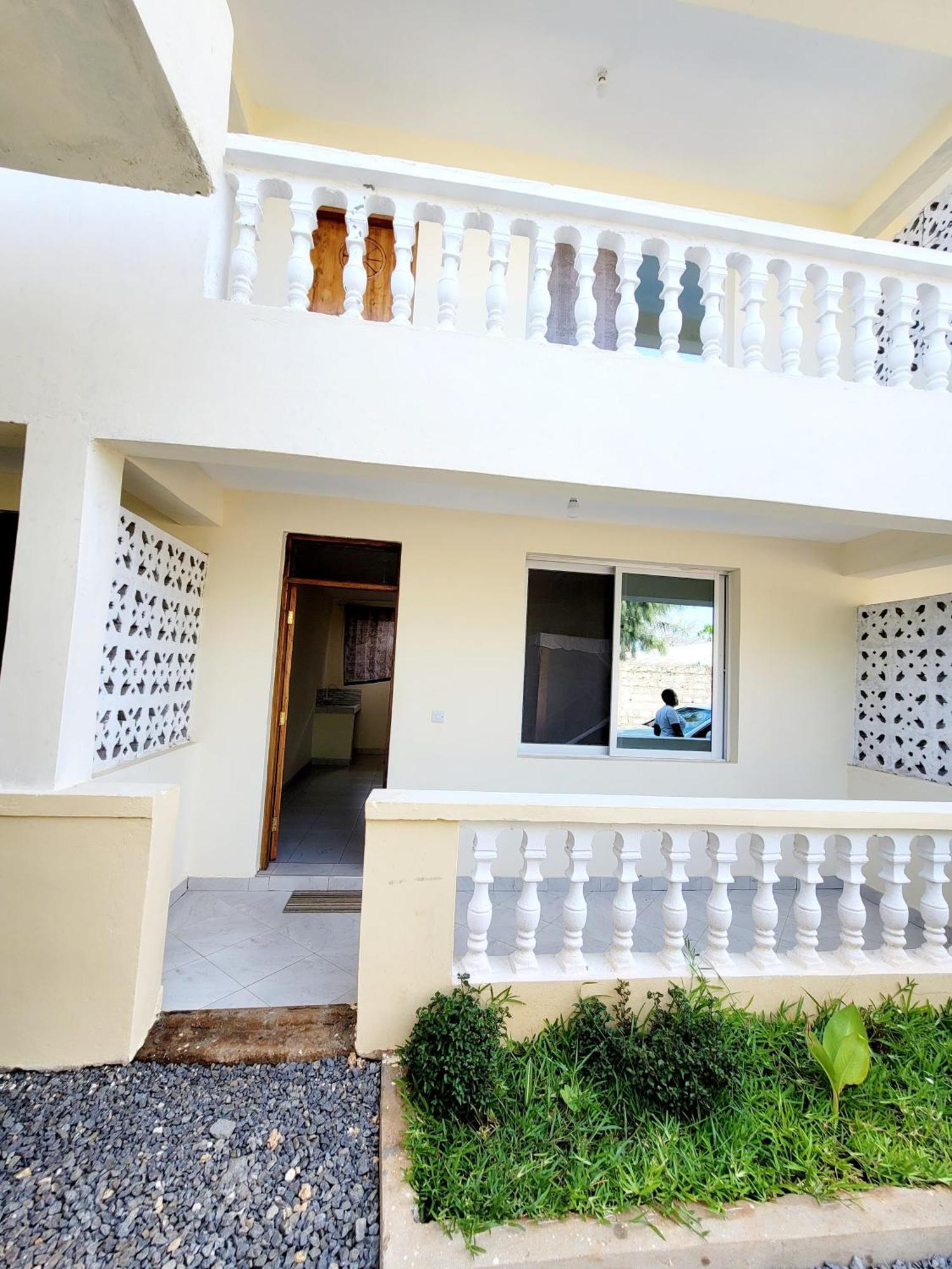 Casuarina Lounge Hotel Malindi Exterior photo